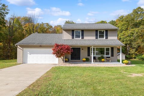 Photo of 807 Linkhart Road, Wilmington, OH 45177 (MLS # 226005344)