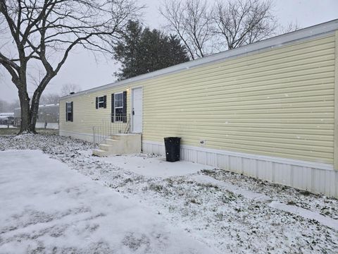 Photo of 2445 Columbus-Lancaster Road NW 409 #409, Lancaster, OH 43130 (MLS # 226001290)