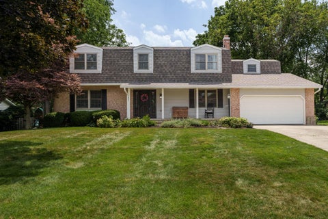 Photo of 1501 Candlewood Drive, Columbus, OH 43235 (MLS # 226025905)