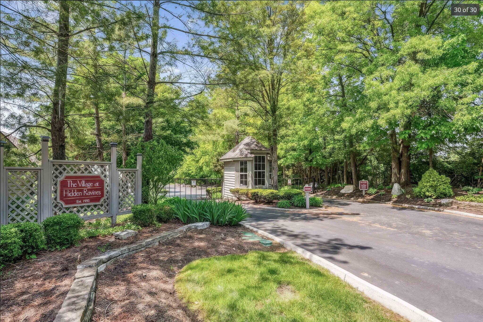 201 Deer Cross Lane, Powell, Ohio image 37