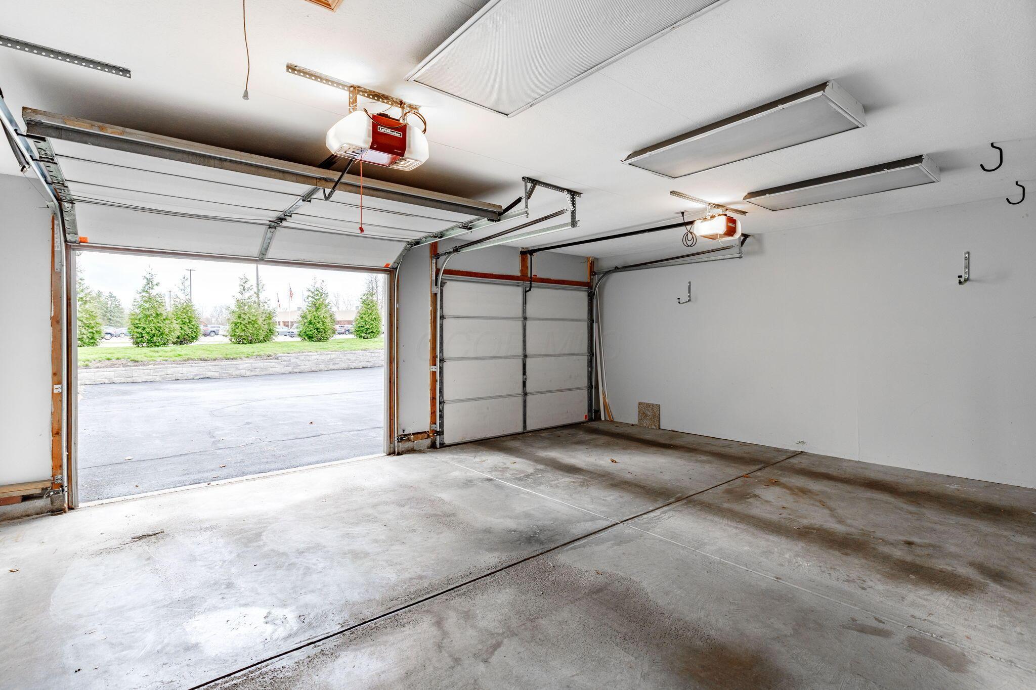 201 Deer Cross Lane, Powell, Ohio image 34