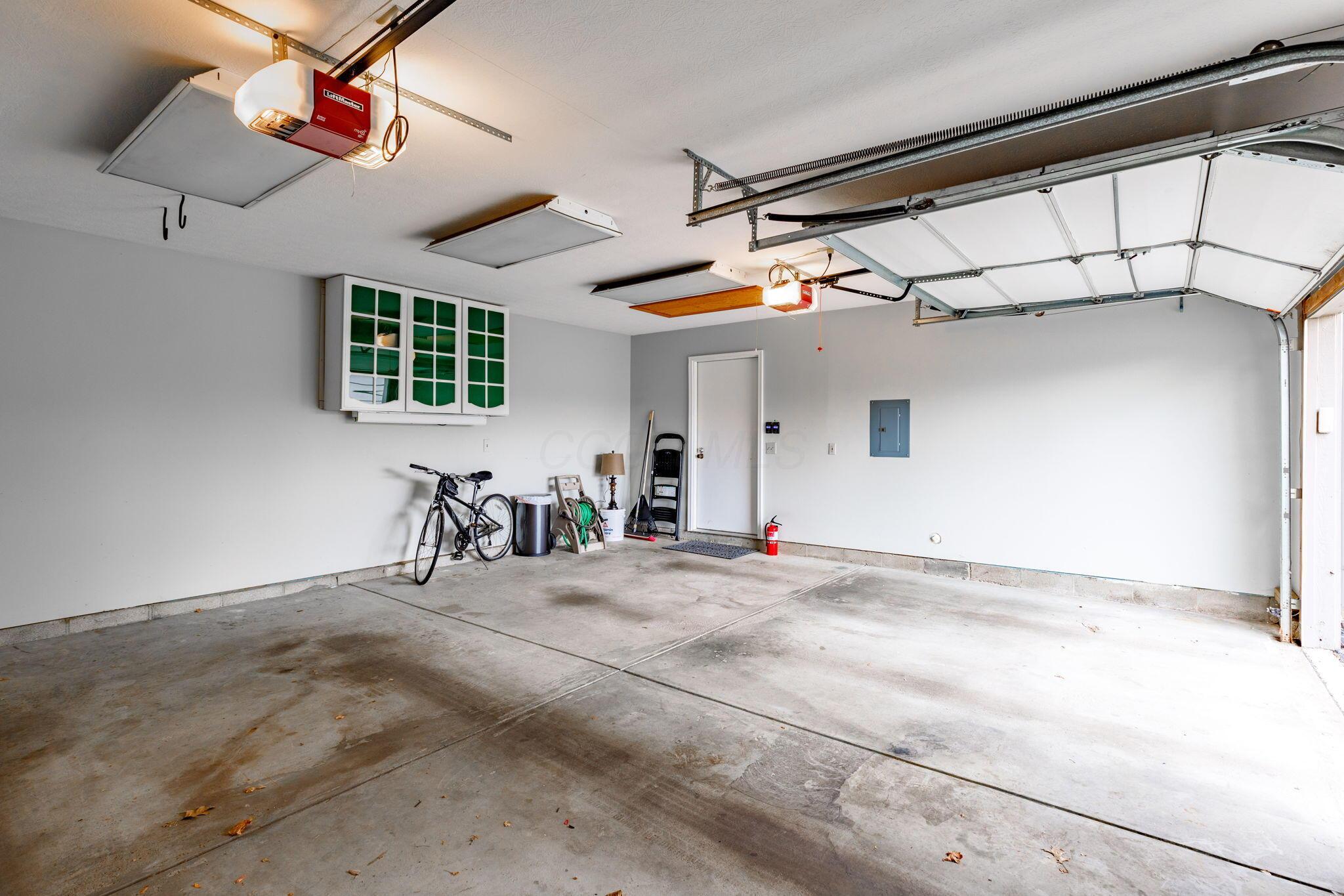 201 Deer Cross Lane, Powell, Ohio image 33