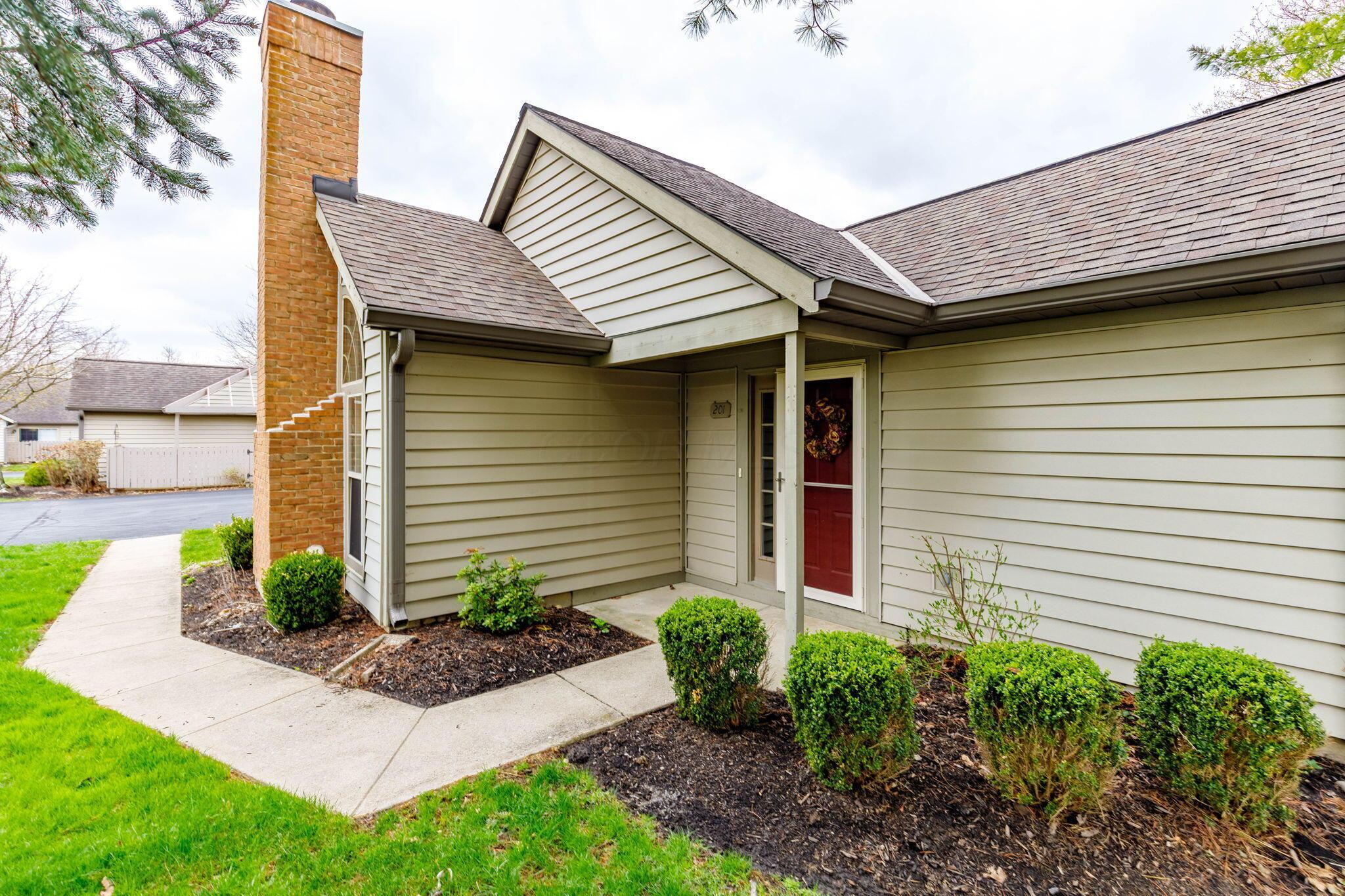 201 Deer Cross Lane, Powell, Ohio image 3