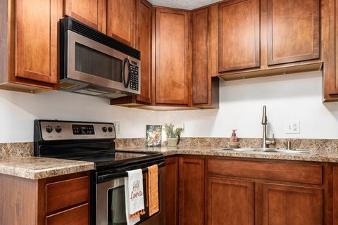 Tiny photo for 3066 Dorris Avenue, Columbus, OH 43202 (MLS # 225039650)