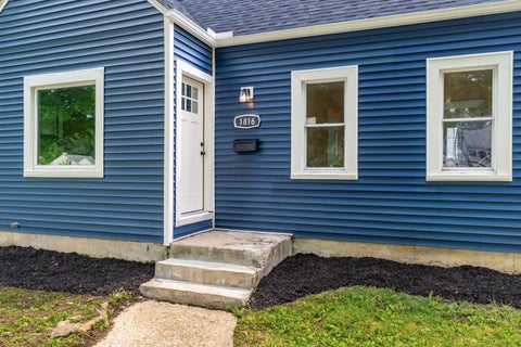 Photo of 1816 Brentnell Avenue, Columbus, OH 43219 (MLS # 226020974)