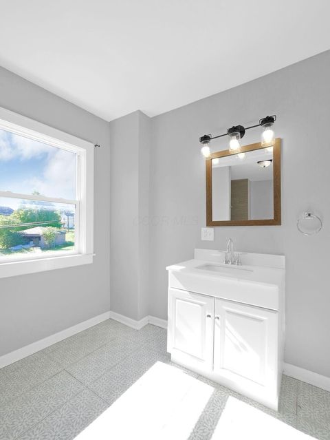Tiny photo for 453 Stambaugh Avenue, Columbus, OH 43207 (MLS # 225039587)