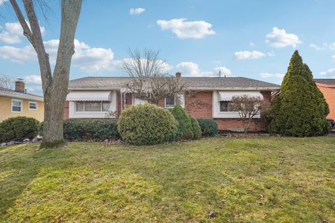 Photo of 2711 Suann Avenue, Grove City, OH 43123 (MLS # 225046250)