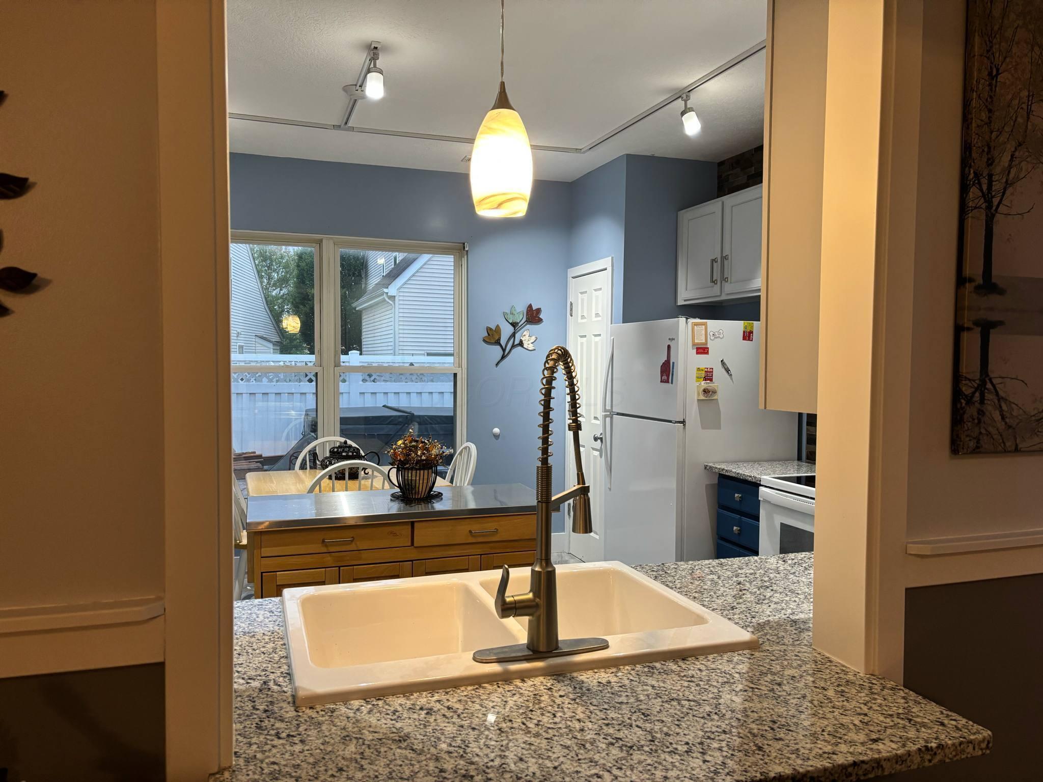 4564 Pebble Beach Drive, Grove City, Ohio image 10