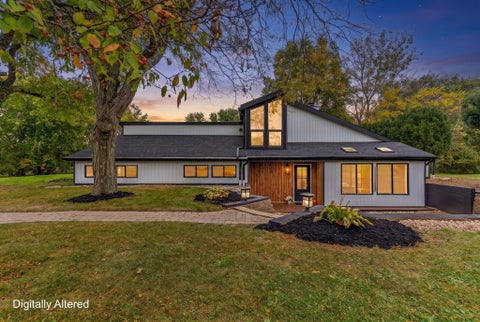 Photo of 6730 Albanyview Drive, Westerville, OH 43081 (MLS # 226038842)