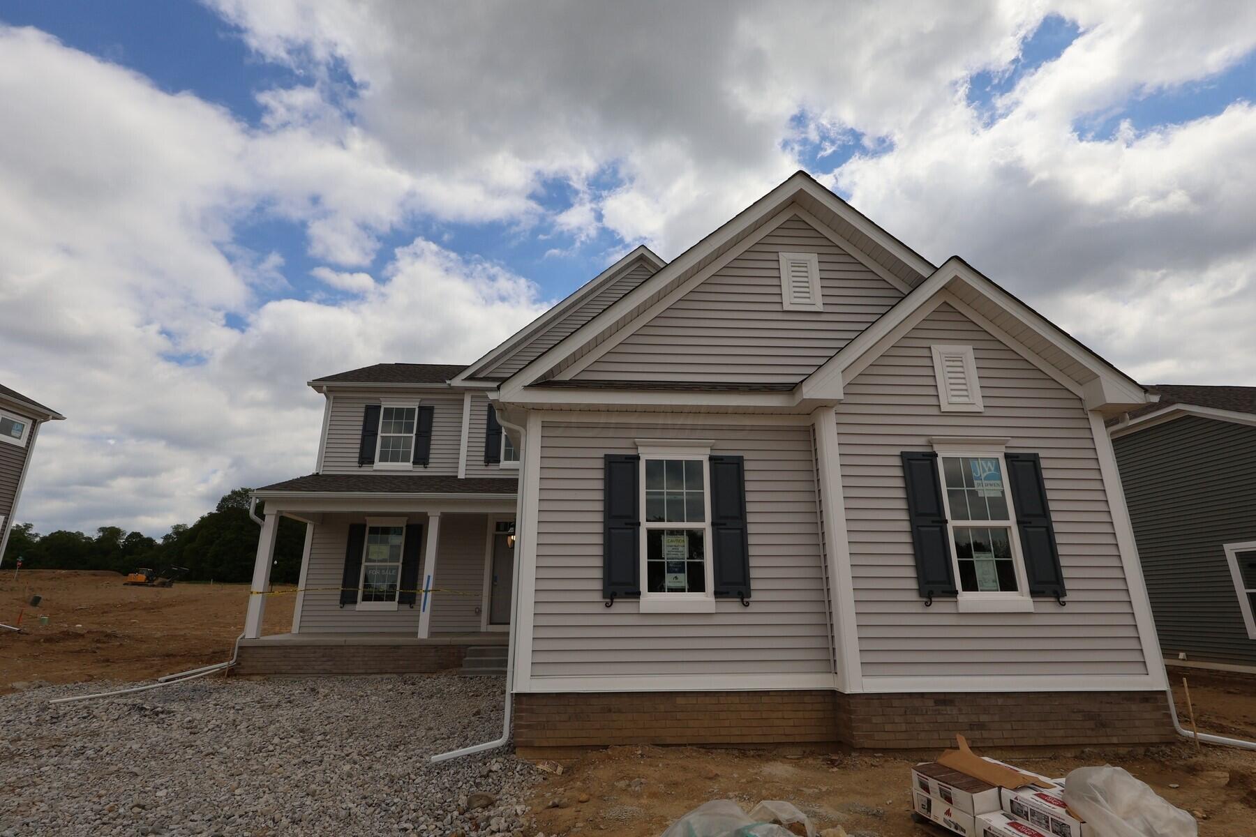 305 Reign Way, Pataskala, Ohio image 1