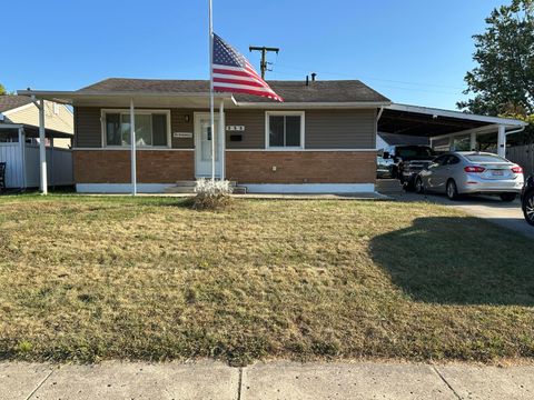 Photo of 555 Kirkwood Drive, West Jefferson, OH 43162 (MLS # 225034849)