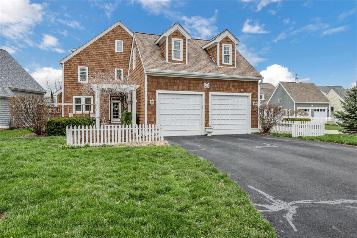 15150 Shoreline Drive W