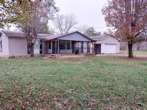 Photo of 11593 Highland Hills Drive, Hillsboro, OH 45133 (MLS # 225043545)