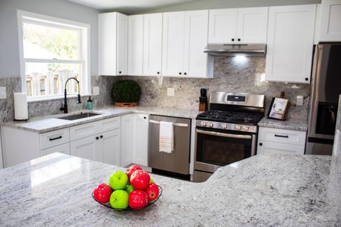 Tiny photo for 2413 Edgevale Road, Columbus, OH 43221 (MLS # 225042118)