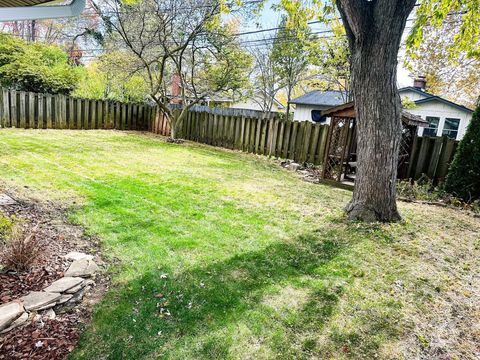 Tiny photo for 2413 Edgevale Road, Columbus, OH 43221 (MLS # 225042118)