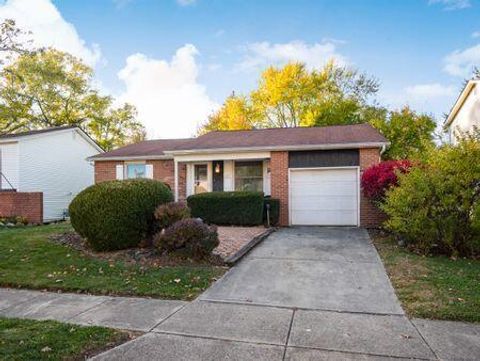 Photo of 2103 Keller Place W, Grove City, OH 43123 (MLS # 226005653)