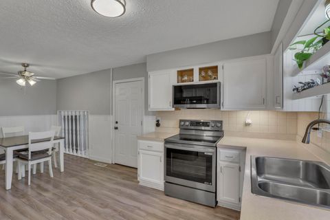 Tiny photo for 2305 Spring Cress Avenue, Grove City, OH 43123 (MLS # 225036793)