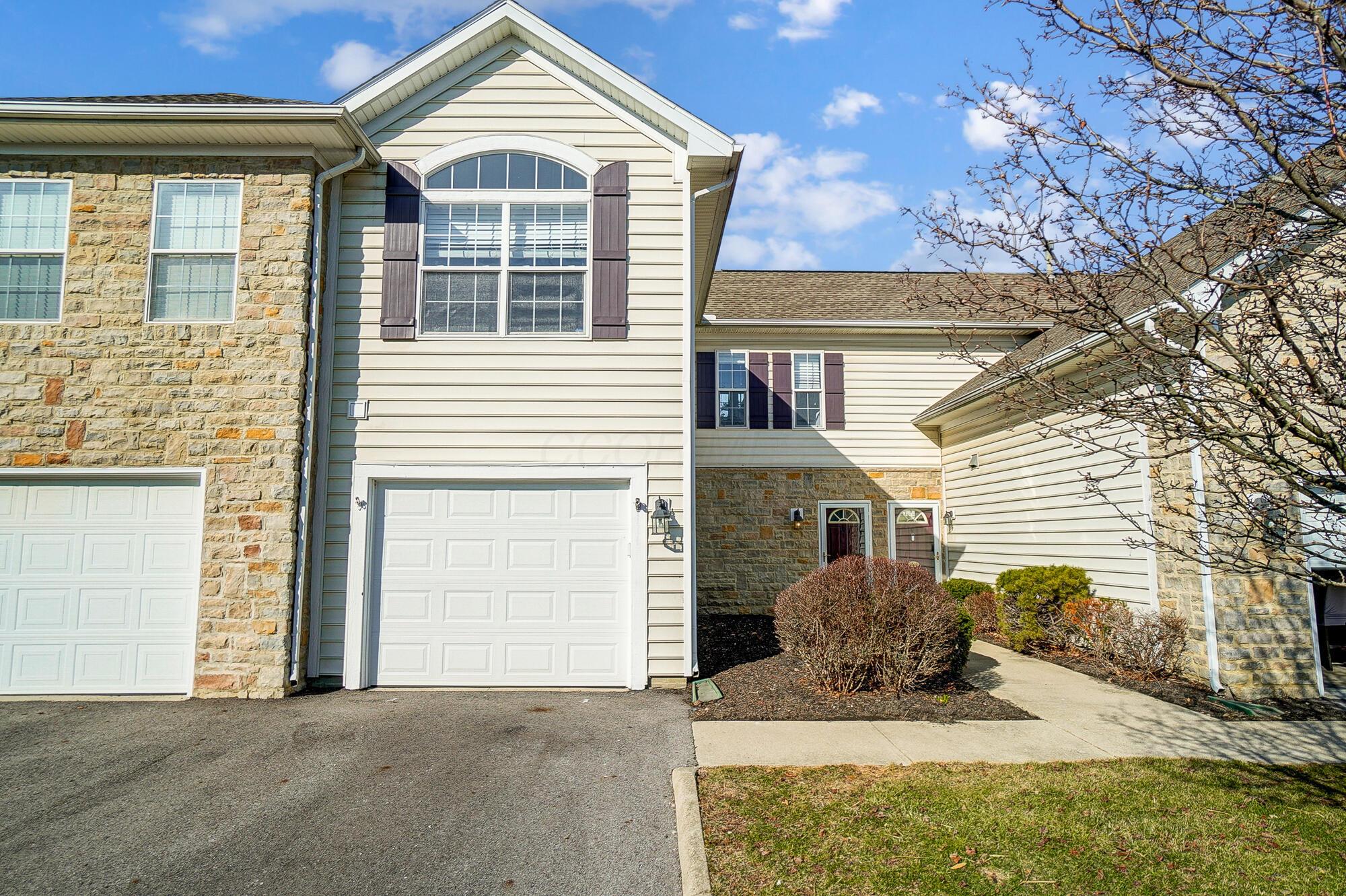 5571 Viningbrook Drive, Dublin, Ohio image 1