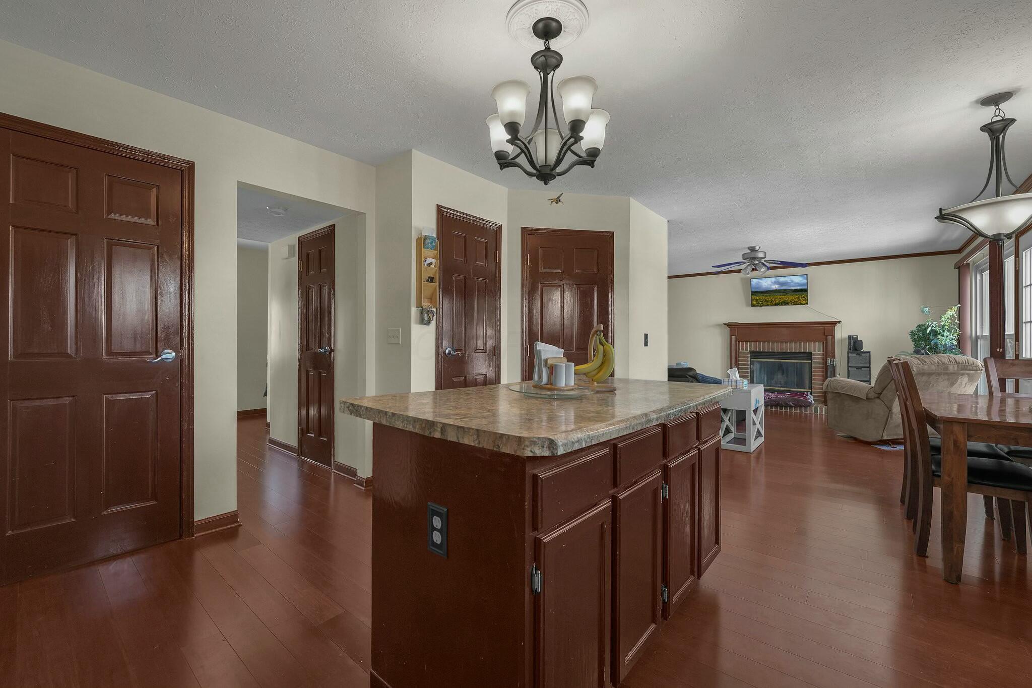 5350 Whispering Oak Boulevard, Hilliard, Ohio image 10