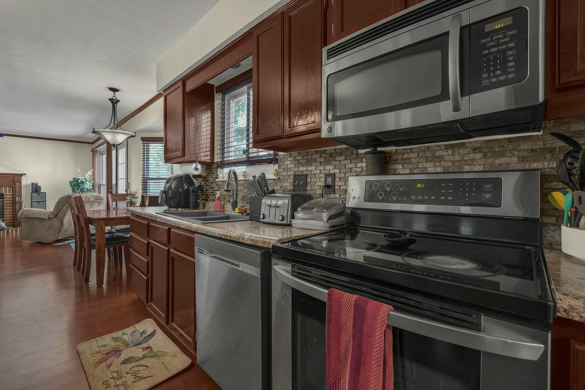 5350 Whispering Oak Boulevard, Hilliard, Ohio image 8