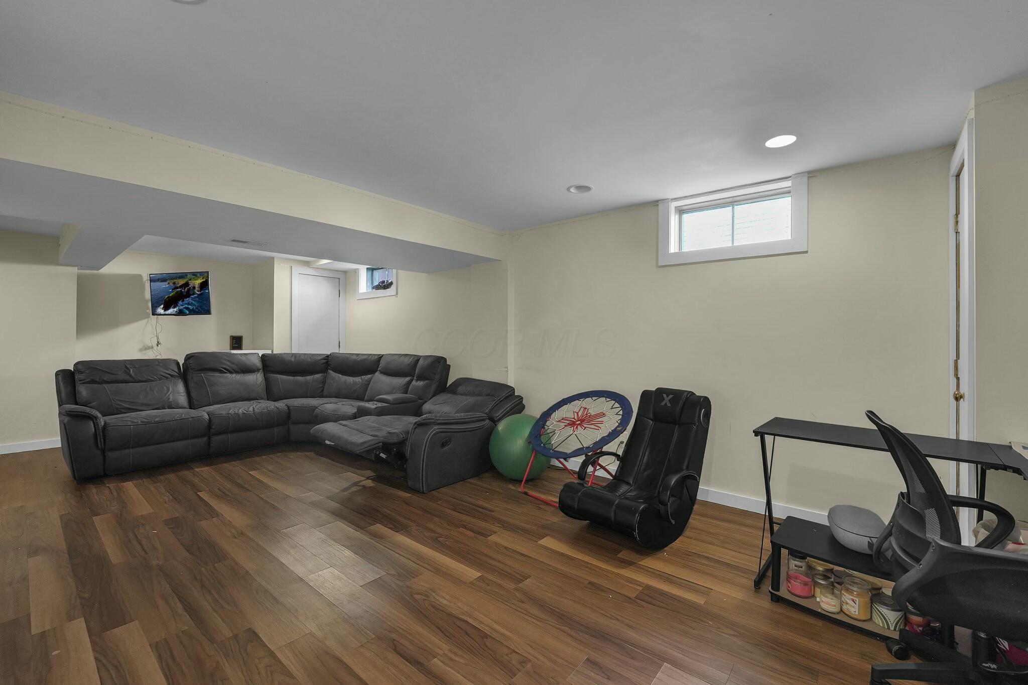 5350 Whispering Oak Boulevard, Hilliard, Ohio image 15