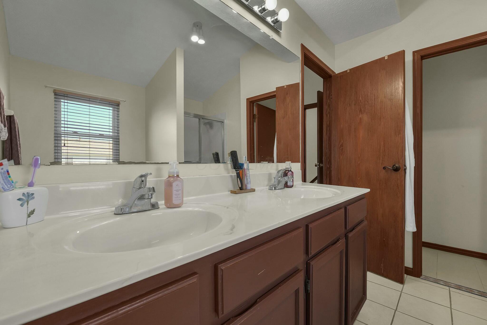 5350 Whispering Oak Boulevard, Hilliard, Ohio image 19