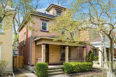 Photo of 951 Mount Pleasant Avenue, Columbus, OH 43201 (MLS # 226009907)
