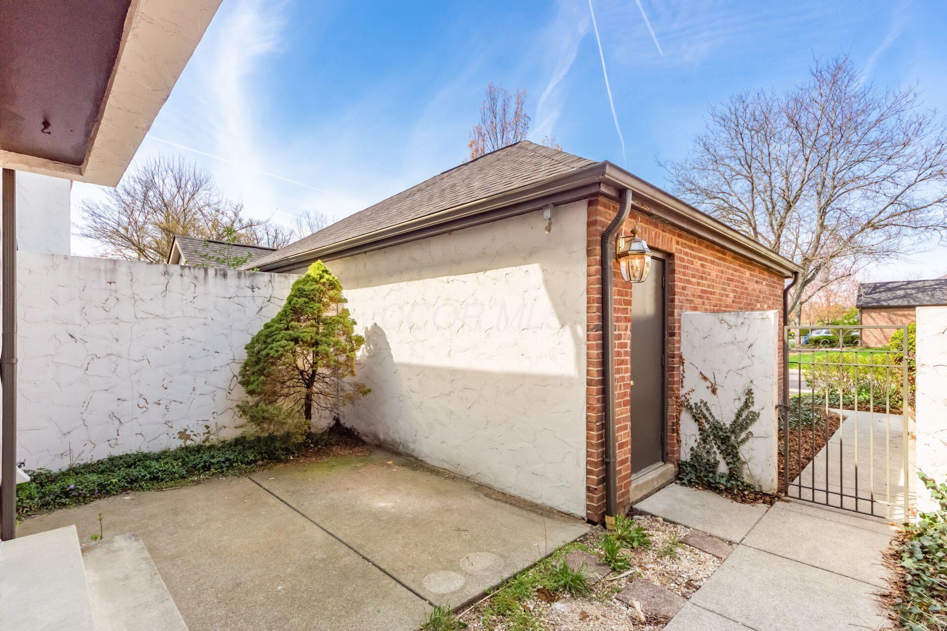 6677 Willow Grove Place, Dublin, Ohio image 3