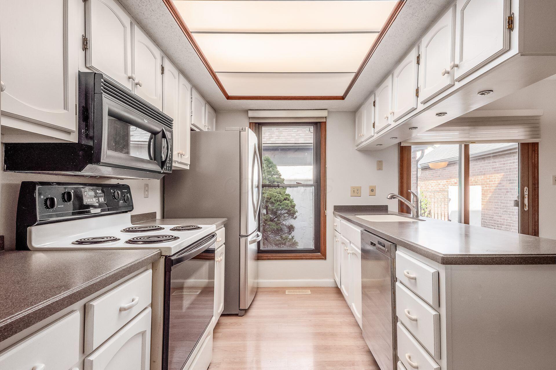 6677 Willow Grove Place, Dublin, Ohio image 12