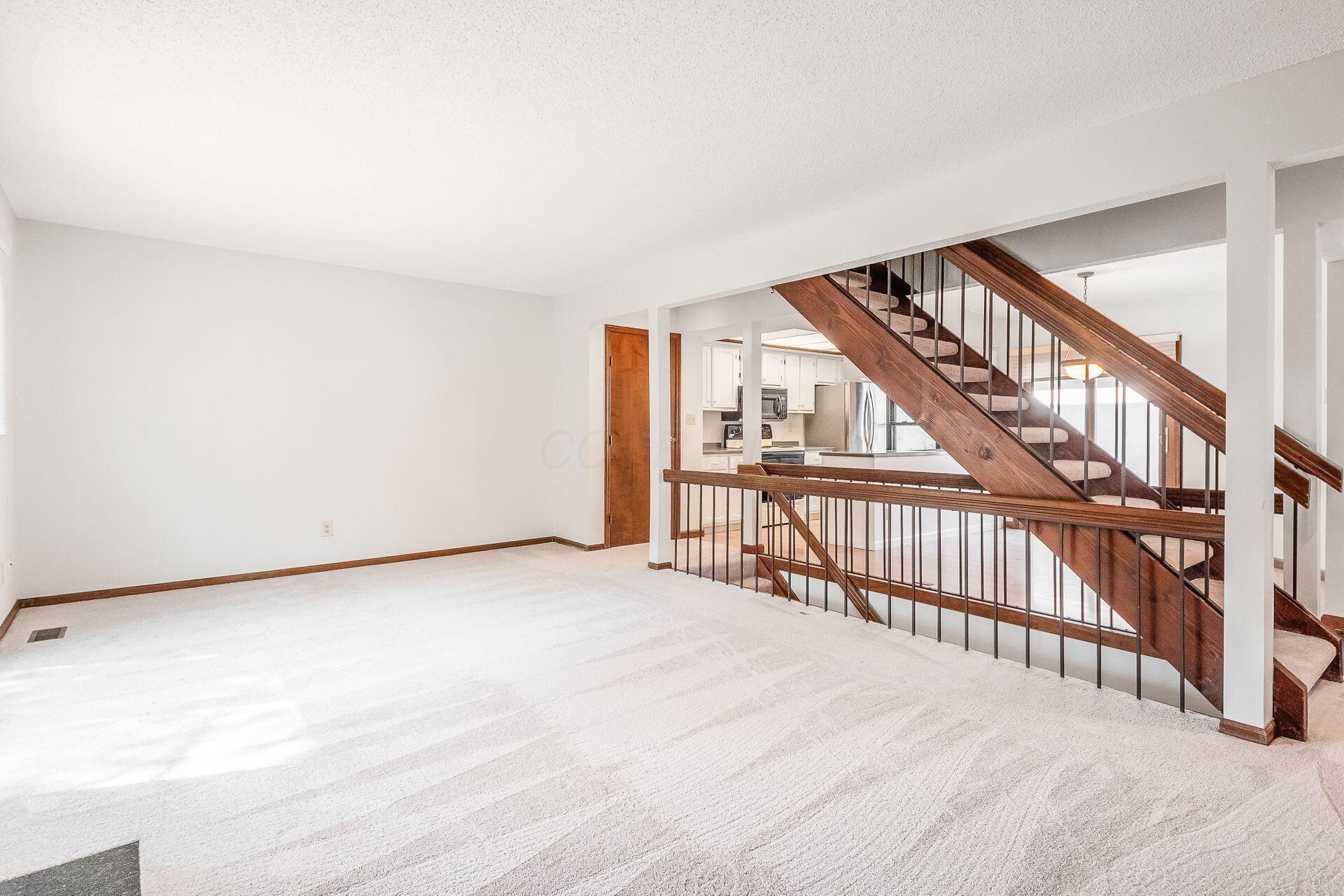 6677 Willow Grove Place, Dublin, Ohio image 7