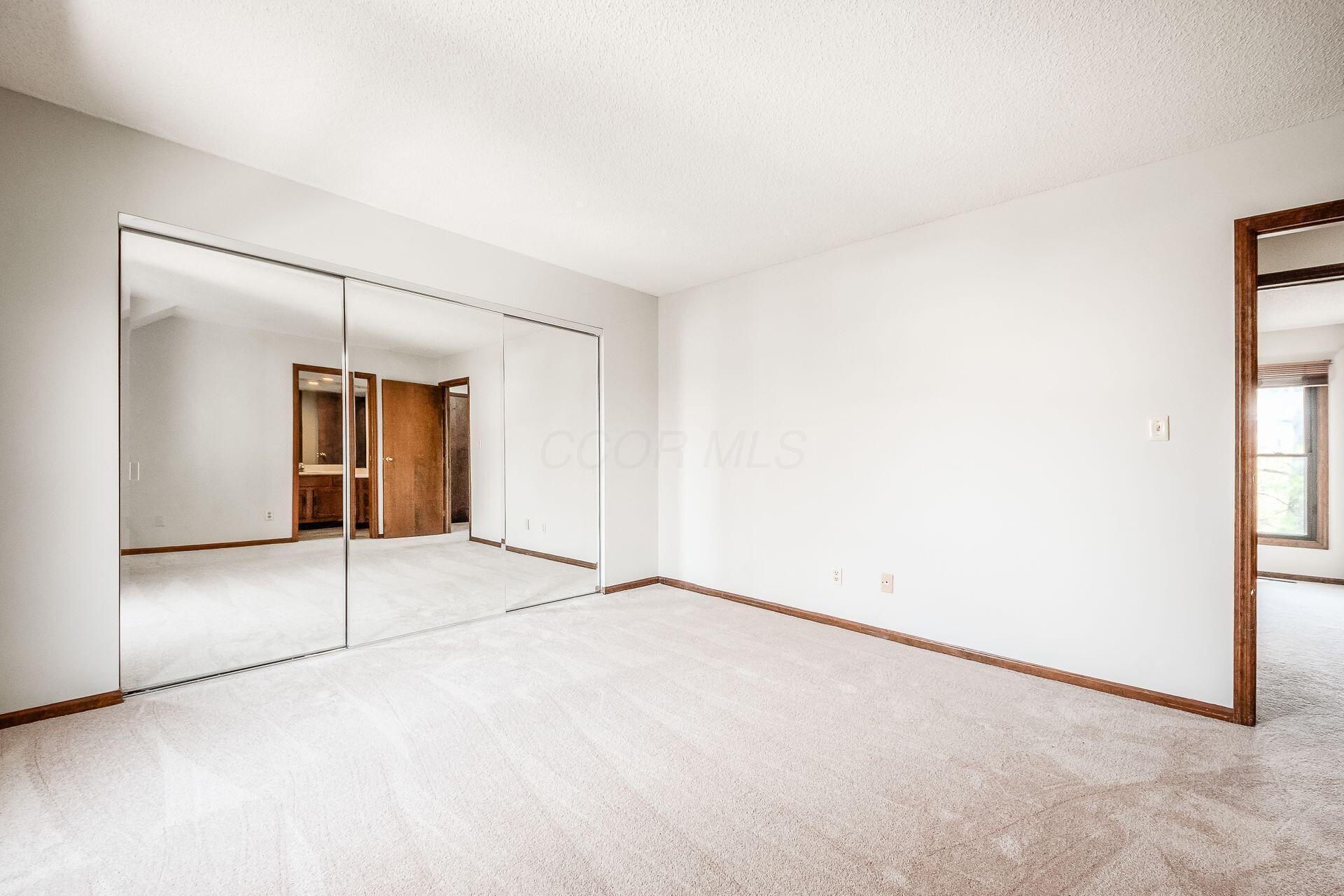 6677 Willow Grove Place, Dublin, Ohio image 24