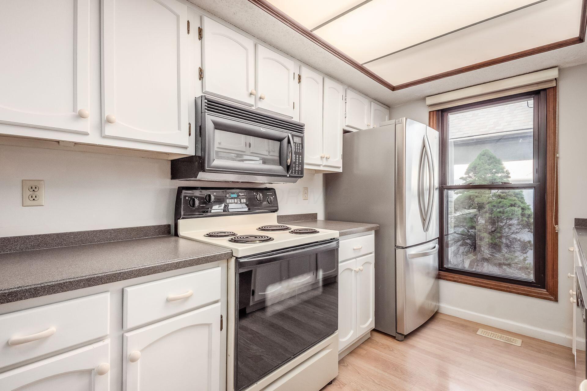 6677 Willow Grove Place, Dublin, Ohio image 13