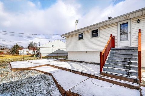Tiny photo for 495 Daytona Road, Columbus, OH 43228 (MLS # 226002942)