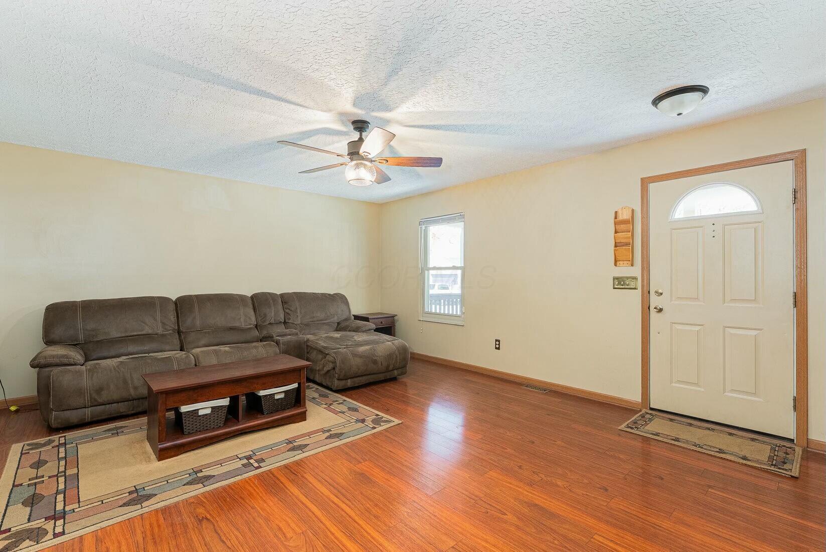 1509 Anderley Road, Grove City, Ohio image 9