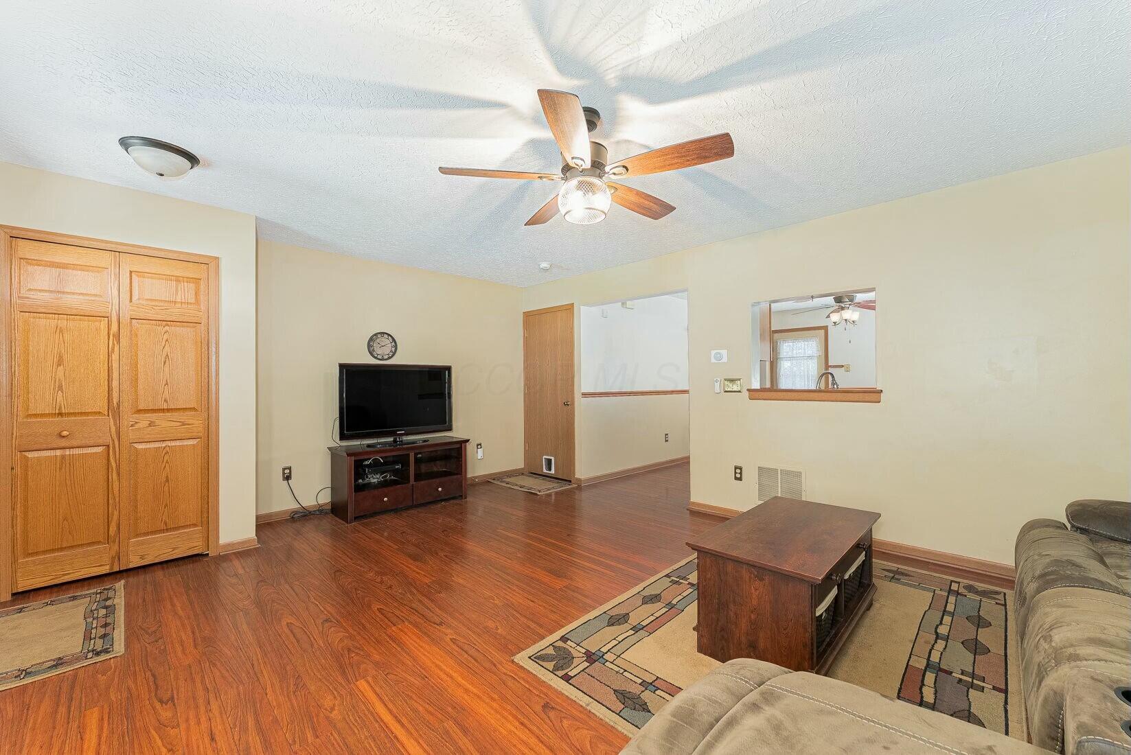 1509 Anderley Road, Grove City, Ohio image 11