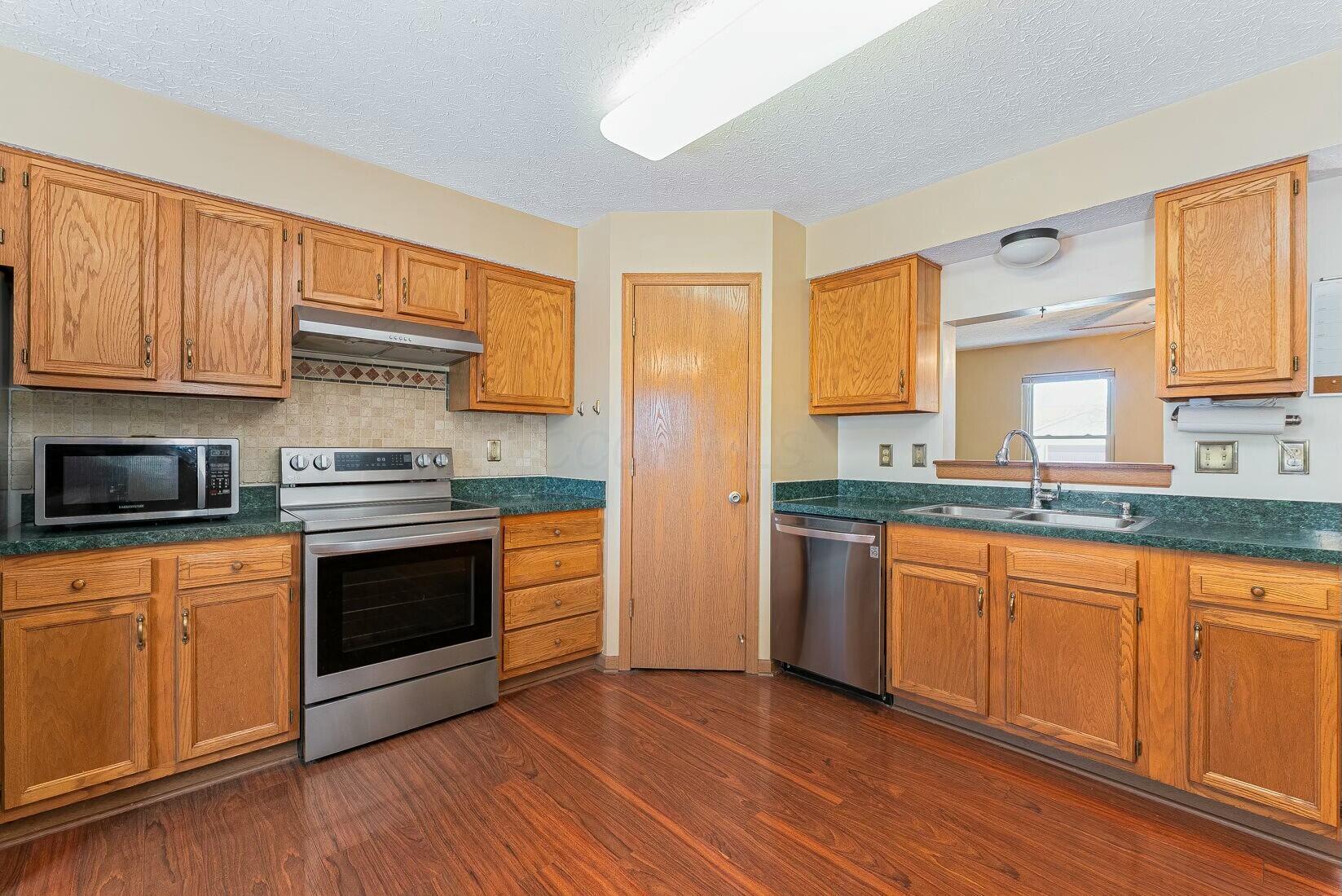 1509 Anderley Road, Grove City, Ohio image 15