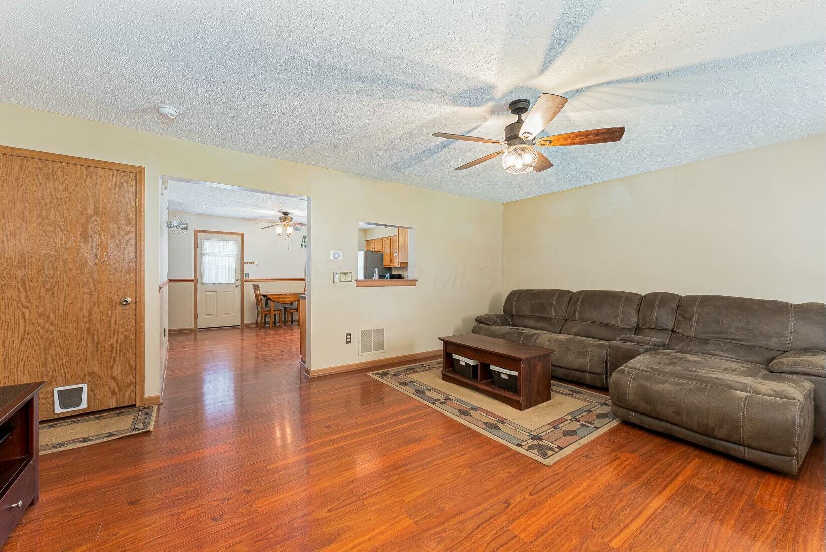 1509 Anderley Road, Grove City, Ohio image 8