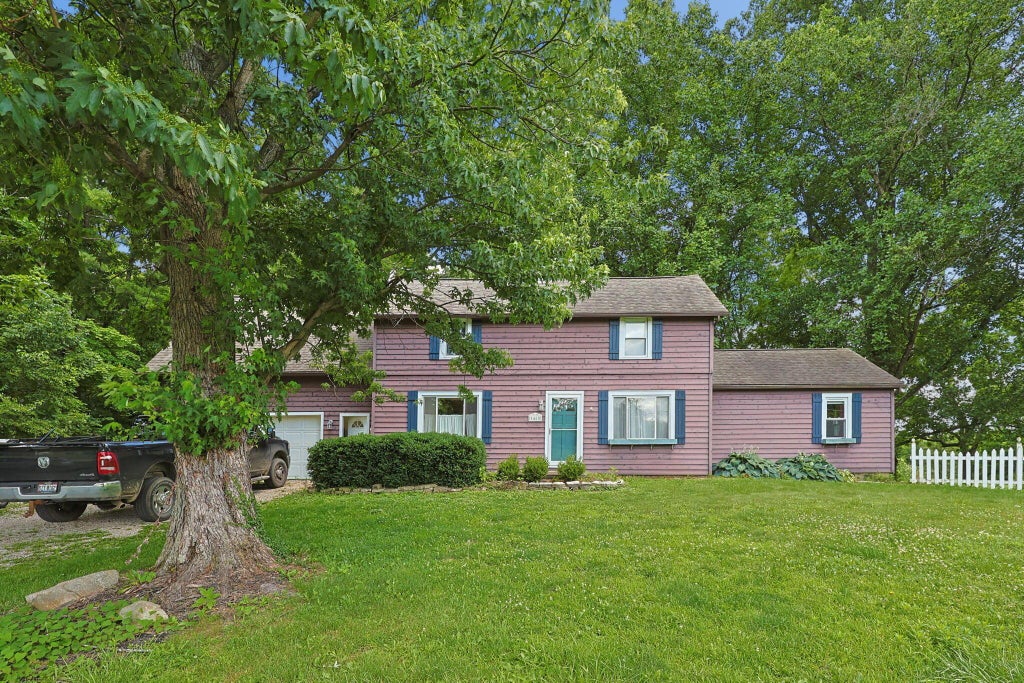 Photo of 5465 Cincinnati Zanesville Road NE, Lancaster, OH 43130 (MLS # 226022761)