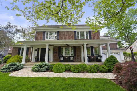 Photo of 2095 Tremont Road, Columbus, OH 43221 (MLS # 226013880)