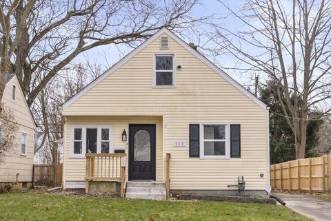 Tiny photo for 111 Rosslyn Avenue, Columbus, OH 43214 (MLS # 226000034)