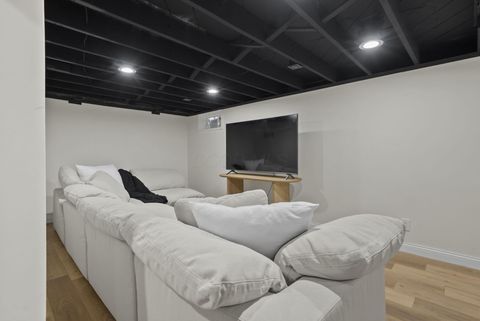 Tiny photo for 111 Rosslyn Avenue, Columbus, OH 43214 (MLS # 226000034)