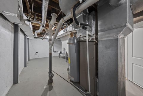 Tiny photo for 111 Rosslyn Avenue, Columbus, OH 43214 (MLS # 226000034)