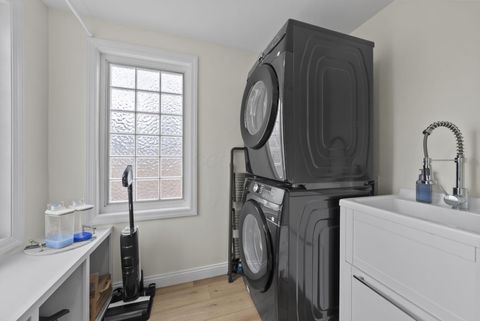 Tiny photo for 111 Rosslyn Avenue, Columbus, OH 43214 (MLS # 226000034)