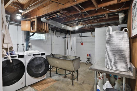 Tiny photo for 190 S Roys Avenue, Columbus, OH 43204 (MLS # 226019663)