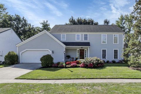 Photo of 1091 Cross Country Drive, Columbus, OH 43235 (MLS # 226014942)