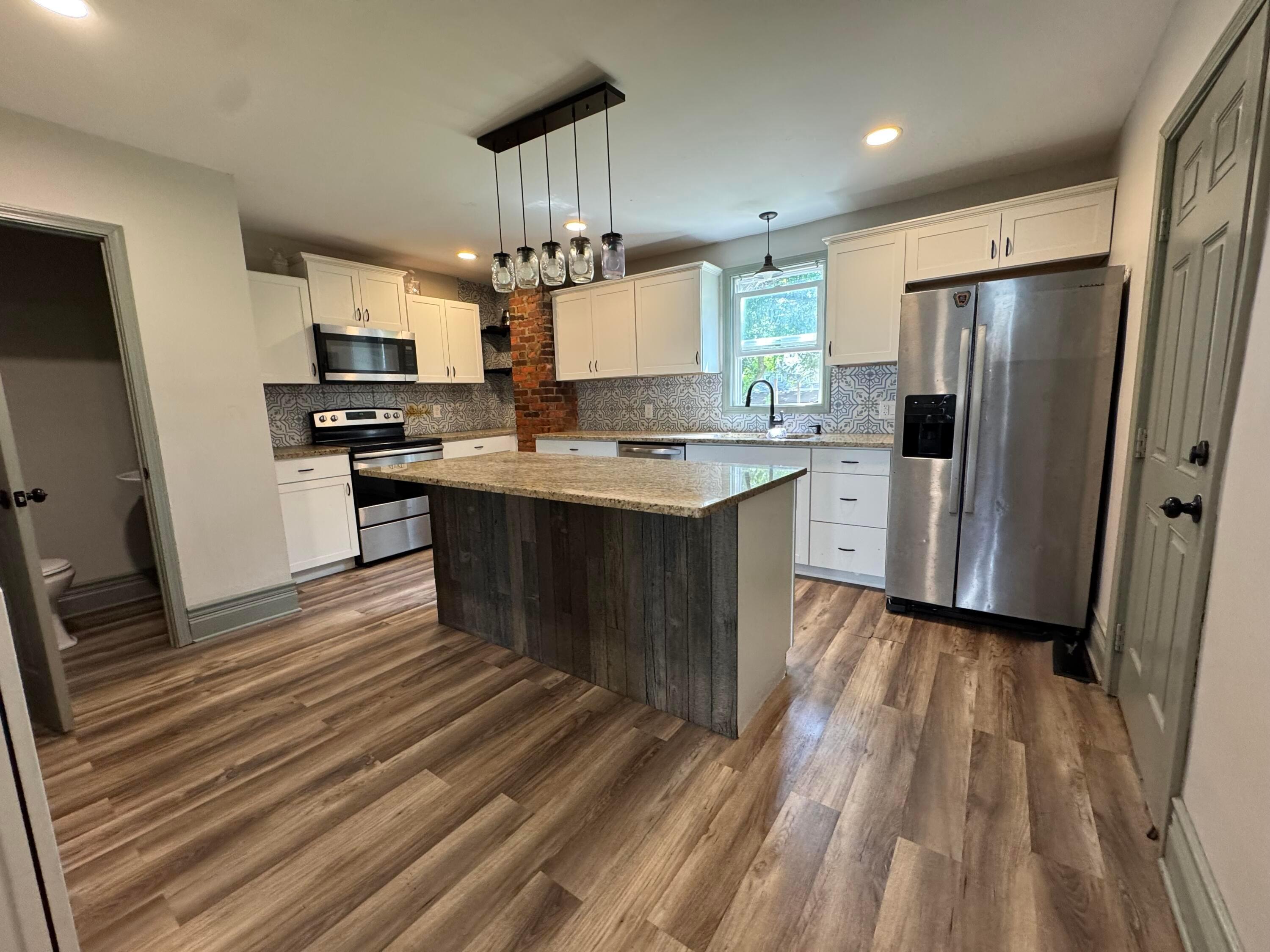 354 Whitethorne Avenue