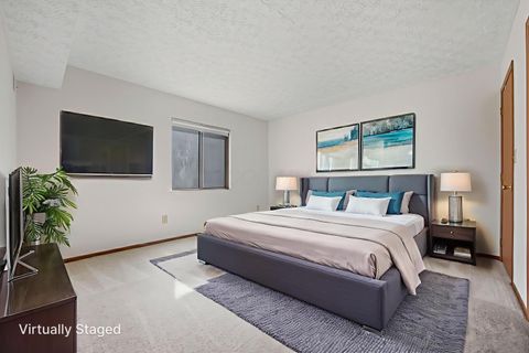 Tiny photo for 3967 Karl Road 125 #125, Columbus, OH 43224 (MLS # 225039574)