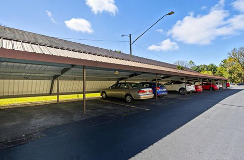 Tiny photo for 3967 Karl Road 125 #125, Columbus, OH 43224 (MLS # 225039574)