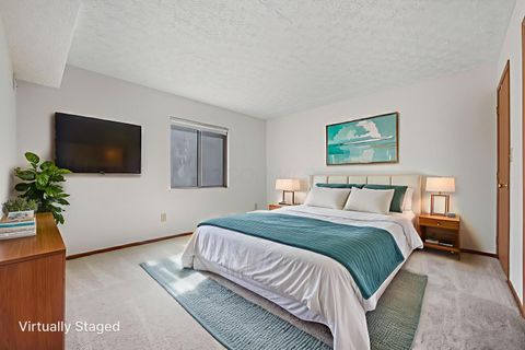 Tiny photo for 3967 Karl Road 125 #125, Columbus, OH 43224 (MLS # 225039574)