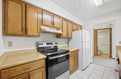 Tiny photo for 3967 Karl Road 125 #125, Columbus, OH 43224 (MLS # 225039574)